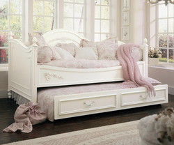 aliciatwindaybed42.5wx46hx76L_resize.jpg